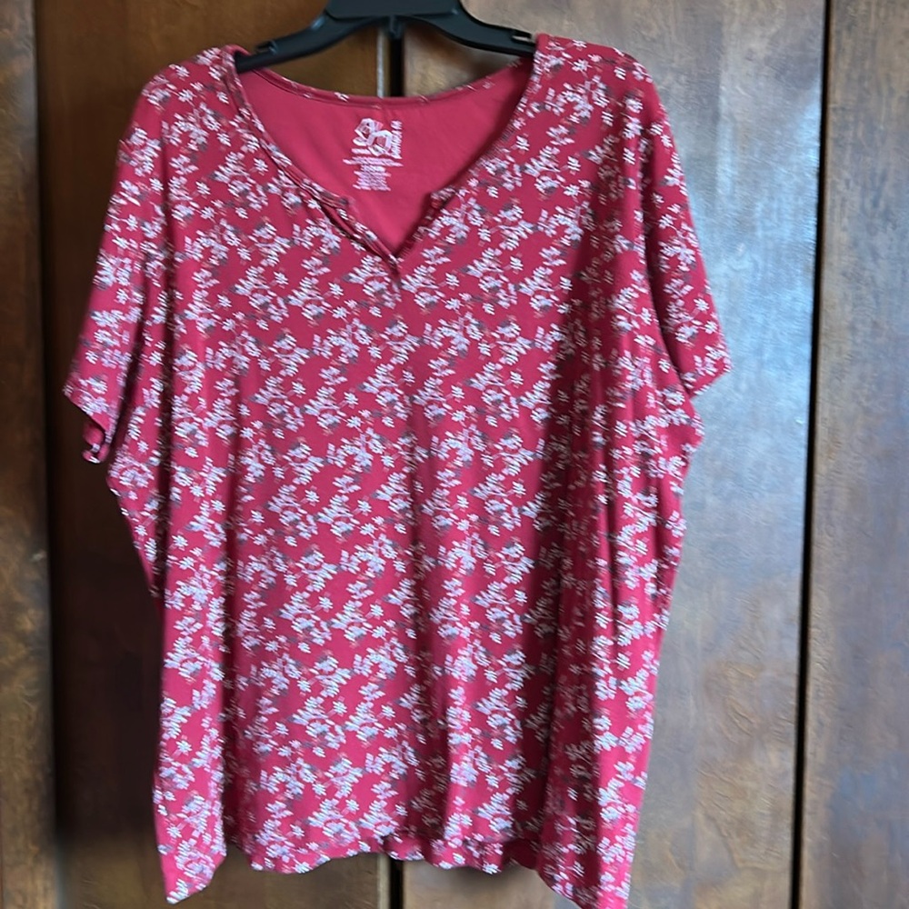 Like new. Perfect fit. Woman’s blouse. Size 22/24 W.